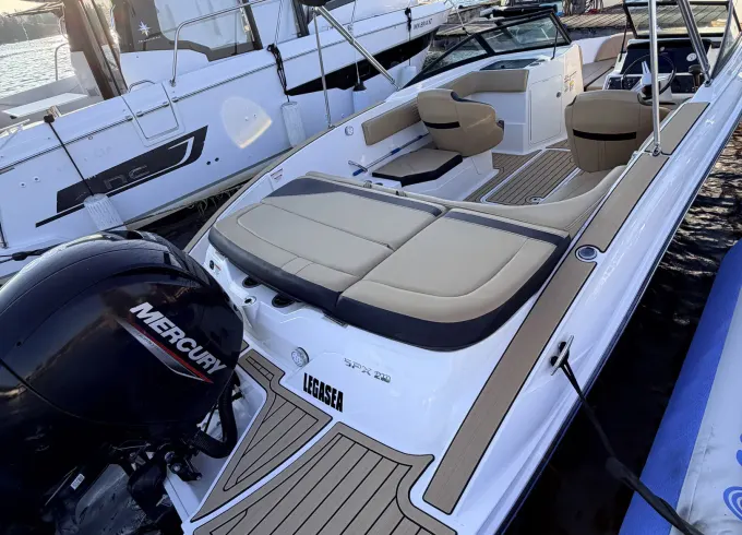 ☀️ 21' Sea Ray | Complimentary Lake-Day Activities on 5+ Hour Trip