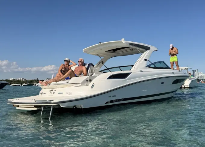 Sea Ray SLX 350 Yacht In Fort Lauderdale Downtown Finest!