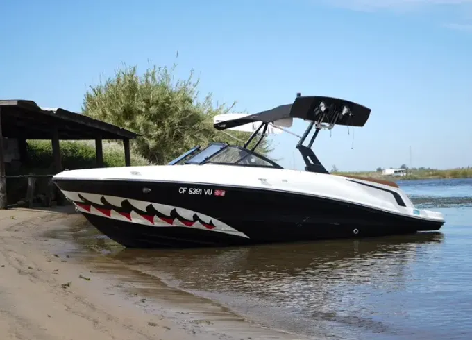 2021 Bayliner VR5 20ft Powerboat w/ Wakeboard Tower in San Jose, California