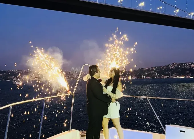 Amazing 63ft Yacht Tour for Special Event in İstanbul, İstanbul