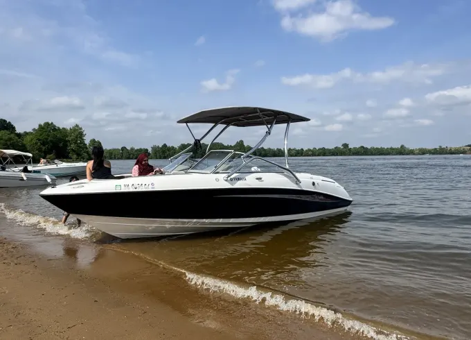 Yamaha Jet Boat – 10 Seater Adventure on the Water