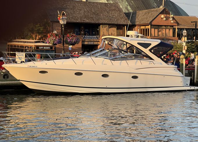 Private Yacht Charter: On 40ft Regal Commodore