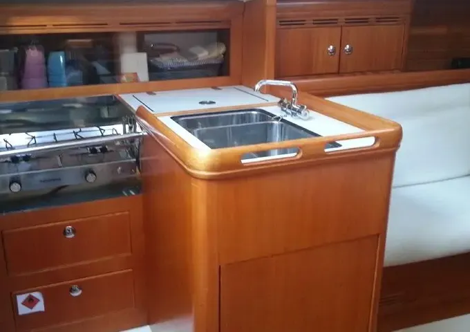 37ft Elan Performance Cruising Monohull Rental in Vigo, Galicia
