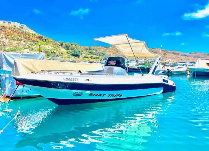 Boat Charters And Rentals With 22' Sleek Craft Yacht
