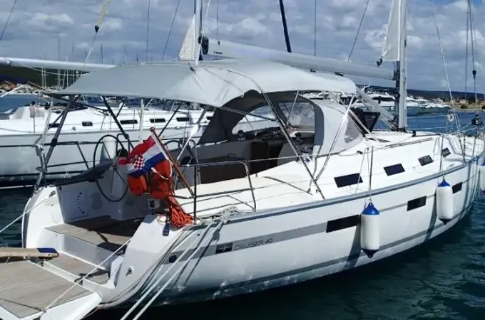 41' Bavaria Cruiser - Mojito Sailboat Charter in Sukošan, Kroatien