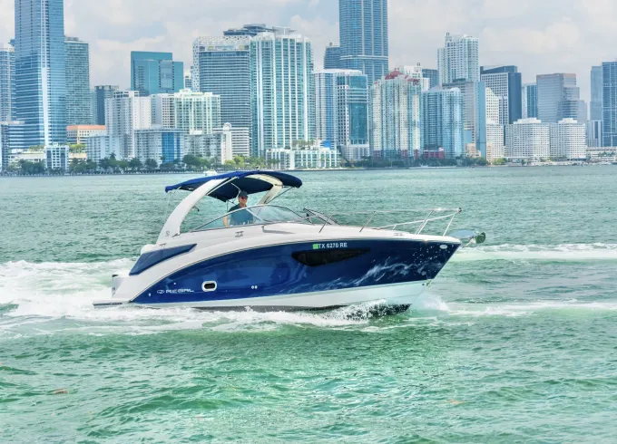New Luxury Regal Powerboat for Up to 6 People in Miami Beach
