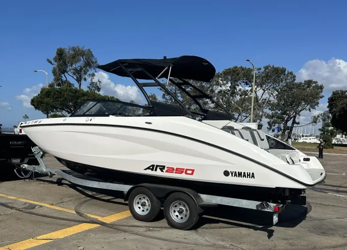 25’ San Diego/Lake Perris/Big Bear - 12 people Cruise/Fishing/Party!!