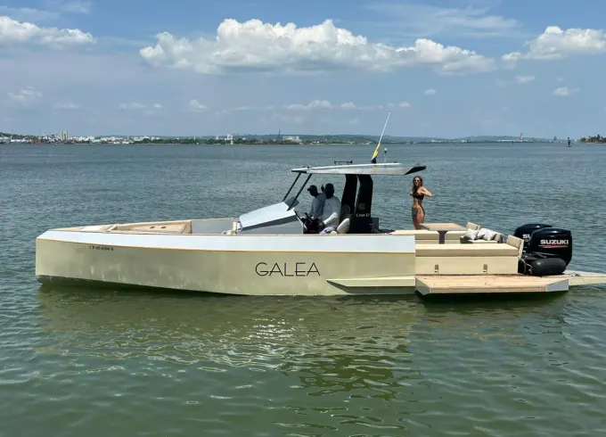Private 36" Yacht Charter to Islas del Rosario (Up to 12 People)