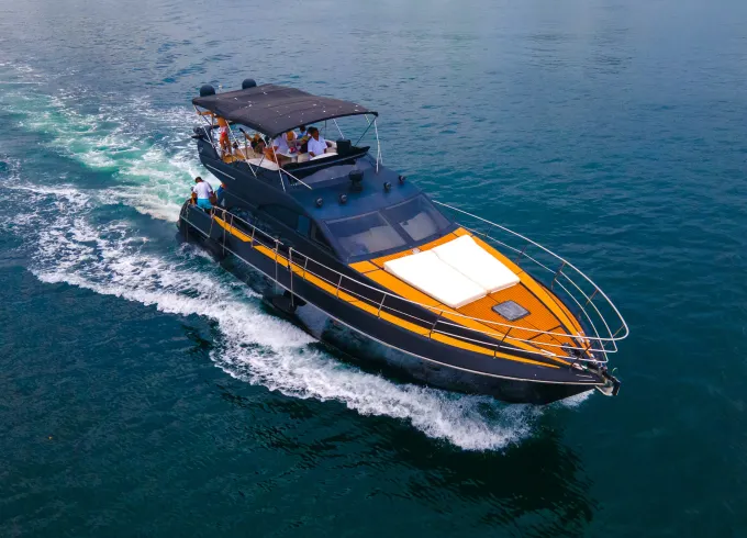Gorgeous Azimuth 58ft Yacht, the real Luxury at the Pacific in PV.