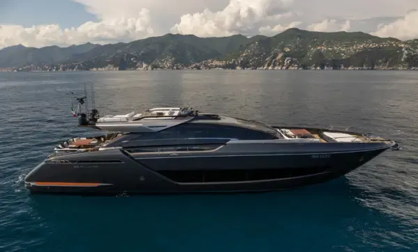 Striking 88ft Sportfly Yacht with Futuristic Elegance in Portofino, Liguria