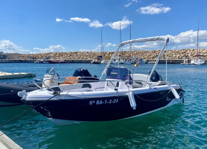 17ft Ranier Boat rental in l'Escala “Costa Brava”