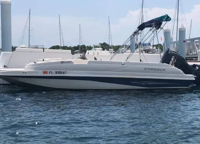 Rent Starcraft 21' Deck Boat in Riviera Beach