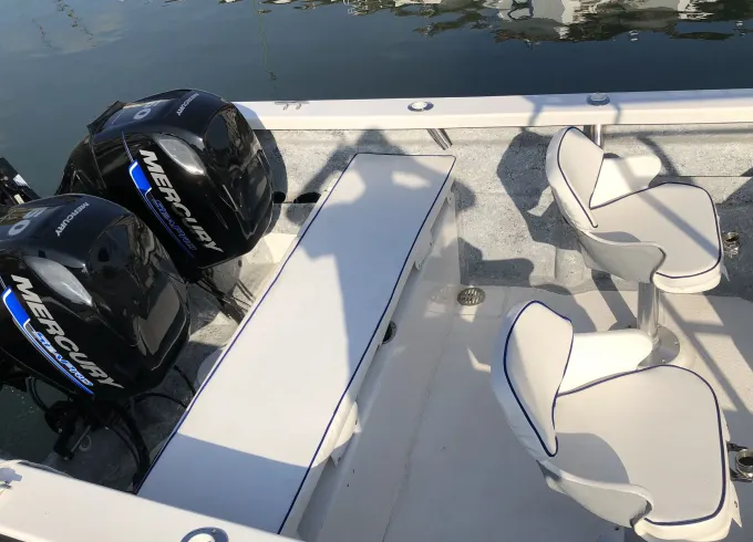 Make your experience in a Super Panga 27'