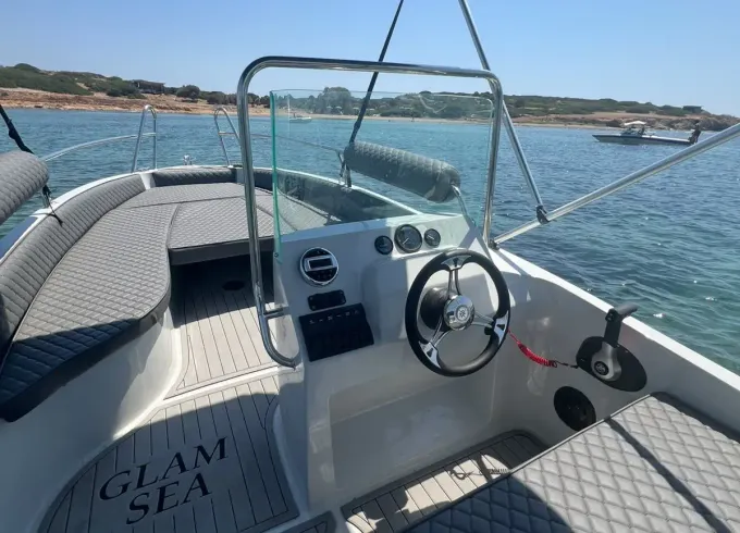 Cobra 495 - 16ft Motorboat in Glyfada, Athens - No License Required