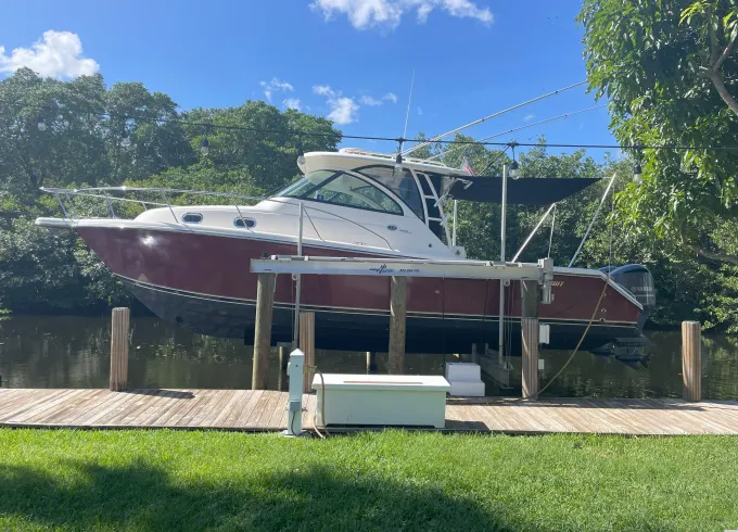 Relaxation on this dual A/C Luxury Yacht