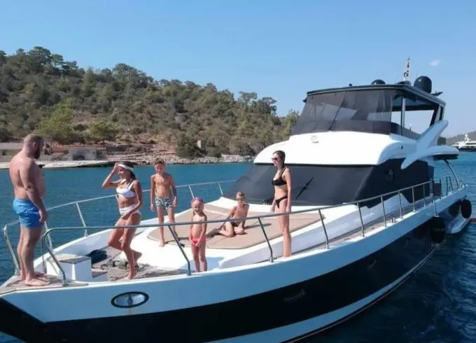 Private Swimming Tour Including Refreshments In İstanbul aboard 62' Motor Yacht
