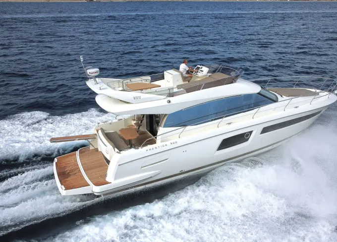 Prestige 500 Fly Motor Yacht to Visit French Riviera