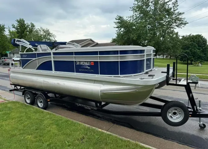 2020 Bennington 21 ft.  Mitchell Womp 's 2nd boat. Can be captain or captainless