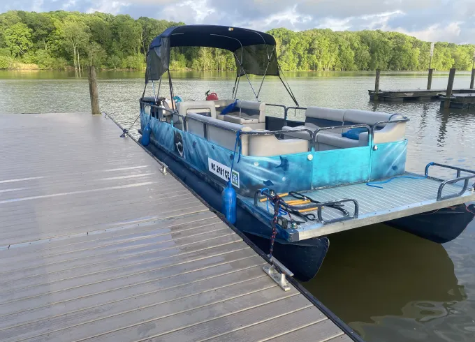 Spacious Pontoon Boat for Rent on Mountain Island Lake