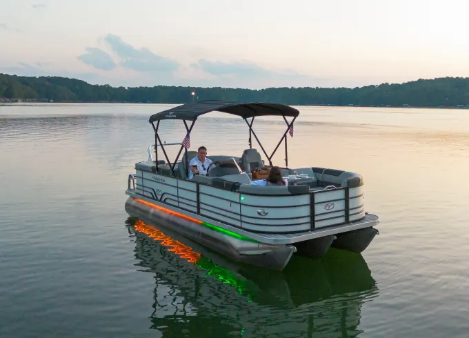 Veranda 24FT Tri-Toon 200 HP on Lake Lanier!!!