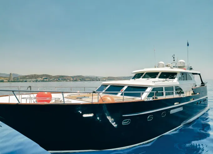 Van der Valk Continental 21 – Elegant Yacht Experience
