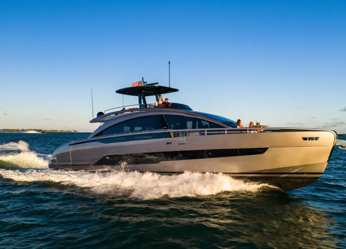 Captained Pershing GTX80 Luxury Yacht in Montauk