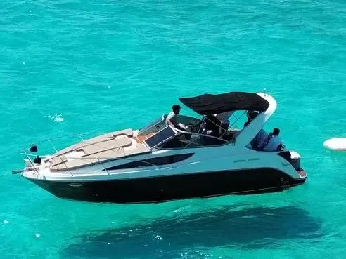 Experience Cancun on Lily 29ft Motor Yacht for Up to 8 Guests