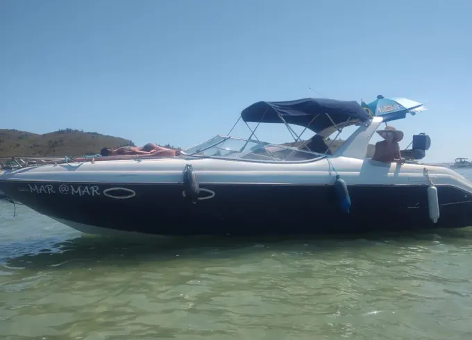 27ft Runner Motor Yacht Rental in Arraial do Cabo, Rio de Janeiro, Brazil