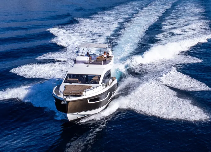 Sealine F430 Luxury Motor Yacht for charter in Dubrovnik