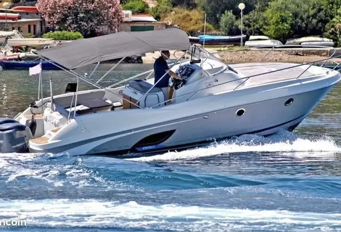 Very Beautiful 27ft Beneteau Flyer SD 850 Motor Yacht Experience in Hyères