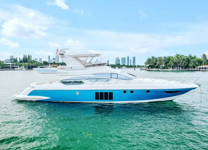 Luxury Azimut 64' Yacht Best for Party in Miami