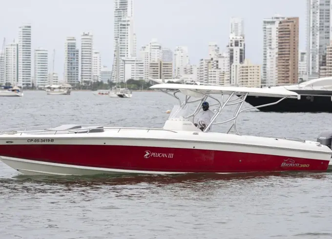 38' Center Console Charter in Cartagena, Colombia