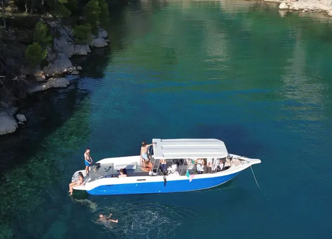 Brač, Šolta & Blue Lagoon: Unique Island Escape with Drinks & Shipwreck included