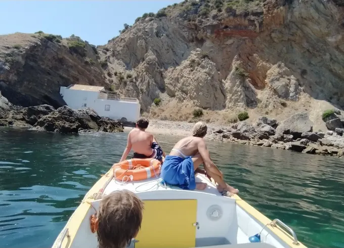 Boat Tour in Sesimbra - Caves and Wild Beaches - Mahalo tours - Arrábida-