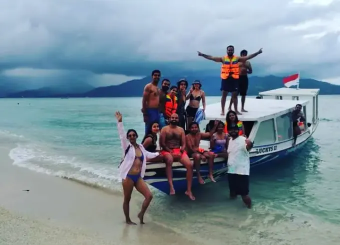 Snorkeling to Meno, Trawangan , Air