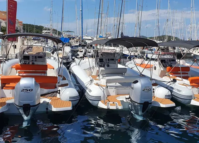 Rib for 12 people, Marlin 790, Trogir