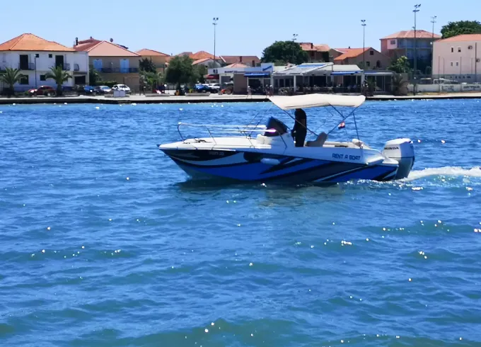 Motorboat HM22 for 8 People in Sukošan, Zadar