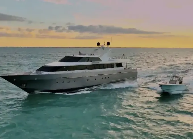 115ft Custom Line Mega Yacht in Cancun