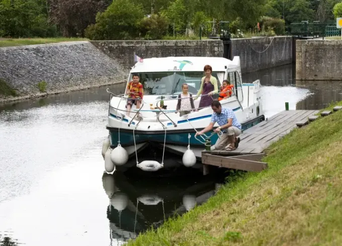 Canal Boat to explore Anjou (4/7 persons)