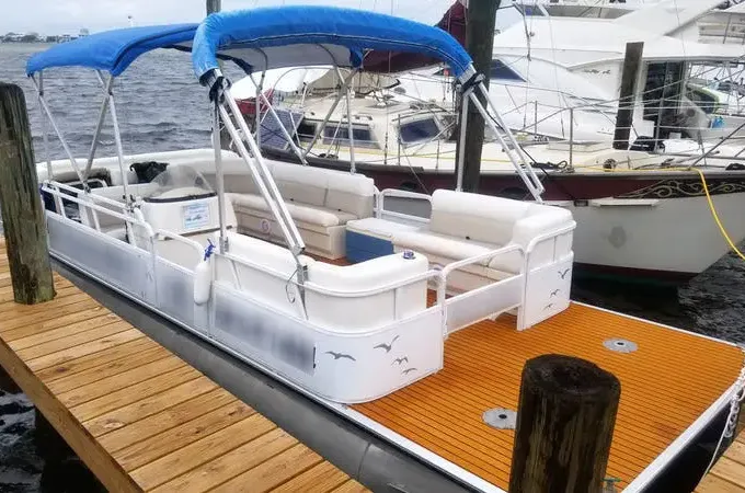 Guided Bentley Pontoon Tour of Pensacola Bay! - 4 Hour Special