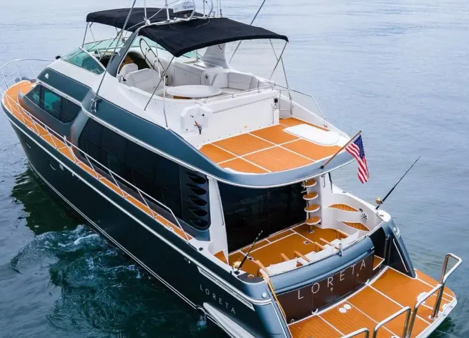 Luxurious yacht  Carver Pilothouse