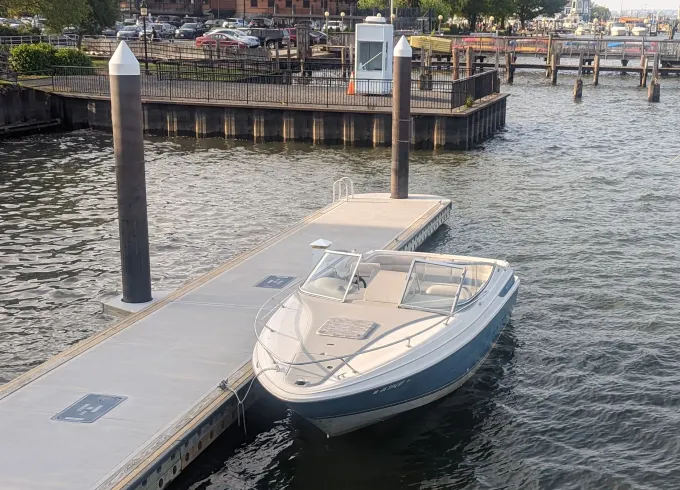 24ft Maxum Powerboat for rent in Alexandria