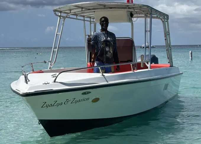 25' Formula Center Console to cruise on the stunning west coast of Barbados