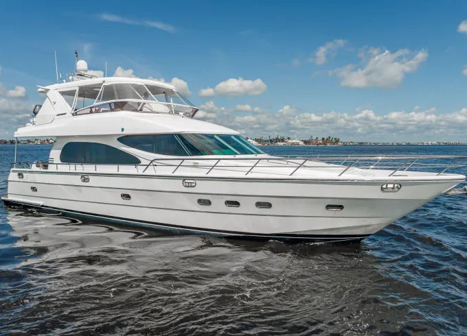 Horizon 64' Flybridge – Luxury Yacht Charter Fort Myers Beach