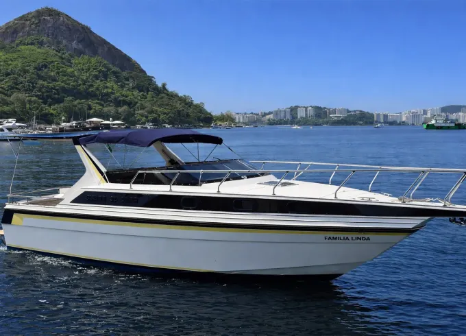 Book the 32ft Capri to experience an exclusive tour around Rio de Janeiro coast