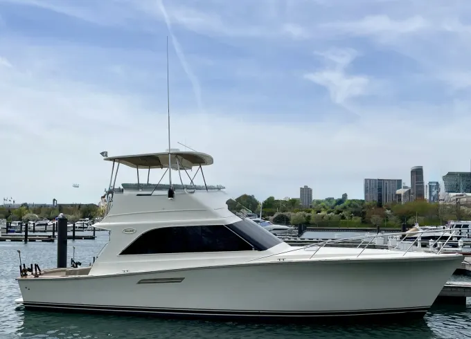 Luxury 50’ Ocean Yacht Charter in Chicago - Captain and Crew Included