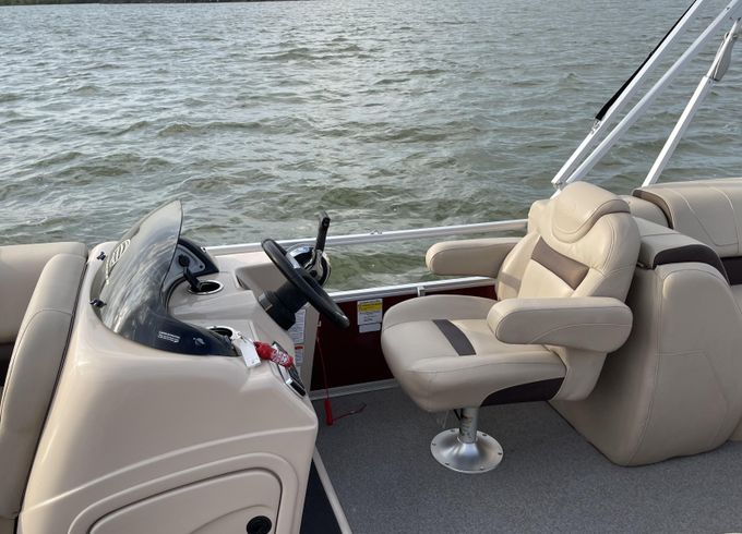 2018 Sun Tracker Party Barge 24 DLX Pontoon | Lake Weatherford