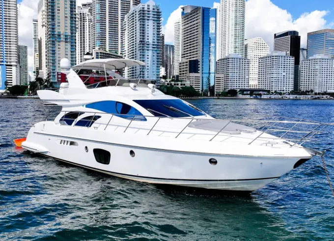 Enjoy 60ft Azimut – Luxury Yacht Charter in Miami!