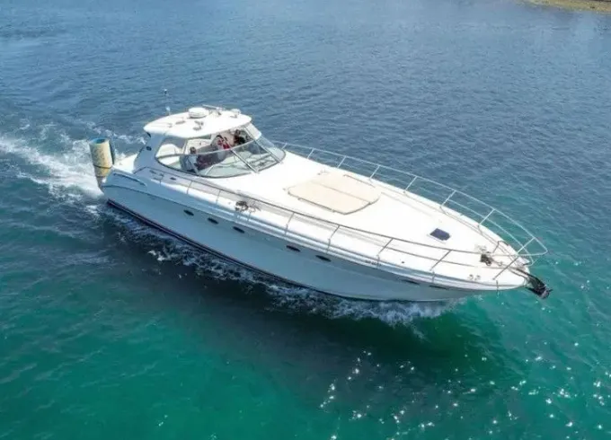 Spacious 54' Sea Ray Sundancer Motor Yacht for 13 guests from Miami