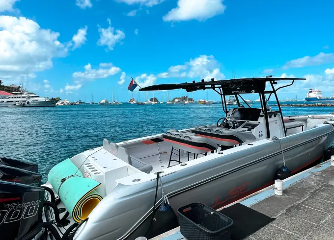 Full day around St Maarten/St Martin with Donzi 38ZF